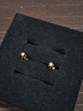10K Gold Diamond Stud Earrings Vintage Petite Prong Set